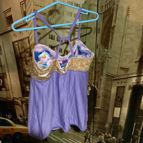 EUC woman’s size 4 (Ivivva by Lululemon) tank - Picture 5 of 6